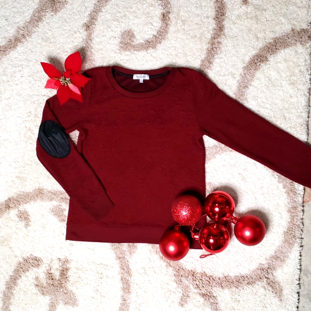 Red, textured, Active USA long sleeve crew neck shirt. Elbow padding. Size L.